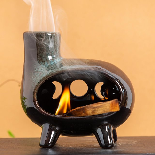 Soporte para Palo Santo MOUGIGI, cerámica esmaltada a mano, color verde