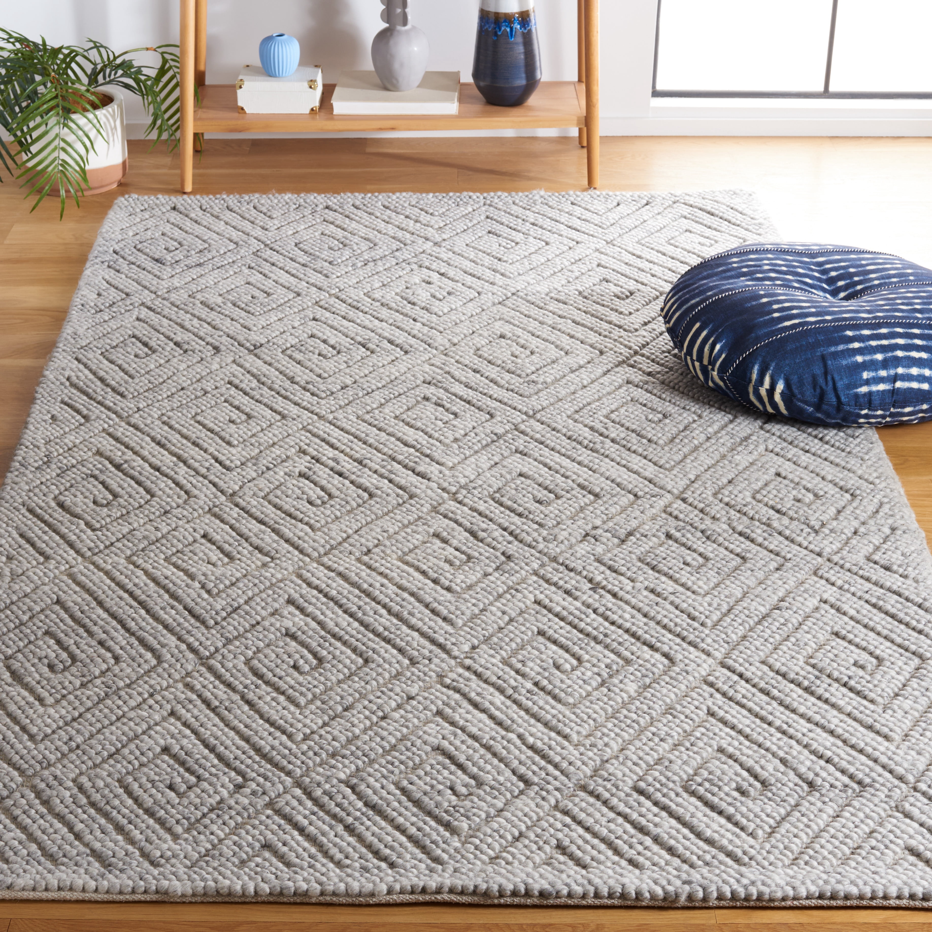 SAFAVIEH Natura Mitchell Diamond Area Rug, Grey, 4' x 6'