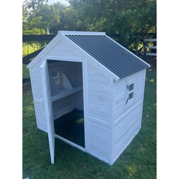 Modern Nesting & Roosting House - Pen Connection