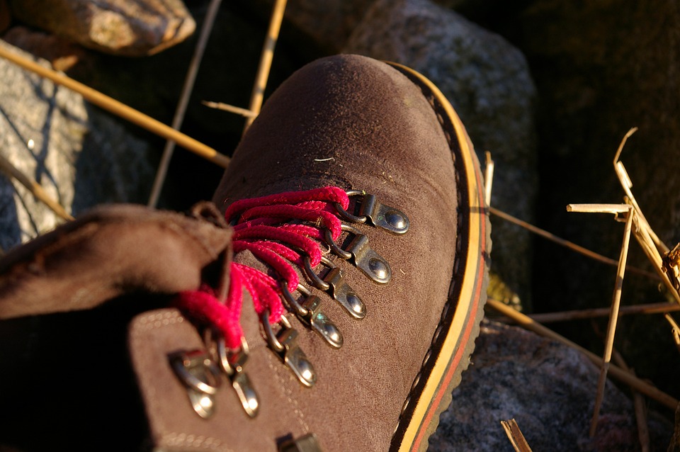 canvas trekking shoes