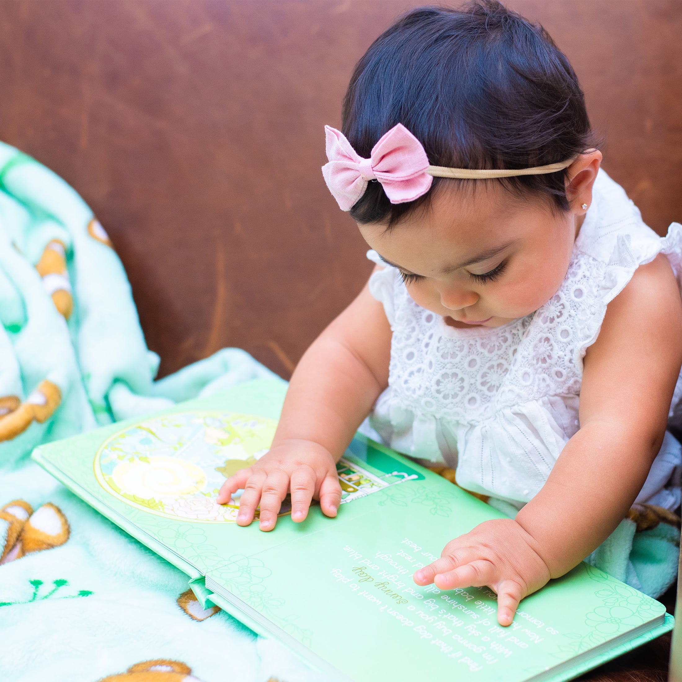 Binks & Books Hush, Little Baby Infant Story Book and Baby Blanket, Green Unisex