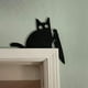 thumbnail image 3 of Adornos de Halloween, adorno de puerta de Halloween, adorno de puerta de gato adorable de metal, decoración de esquina de marco de puerta de gato, letreros y placas decorativas para puertas y ventanas, 3 of 6