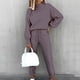 thumbnail image 4 of Traje pantalón de felpa para mujer: blusa con capucha, diseño con bolsillos, poliéster, conjunto informal liso, 4 of 7