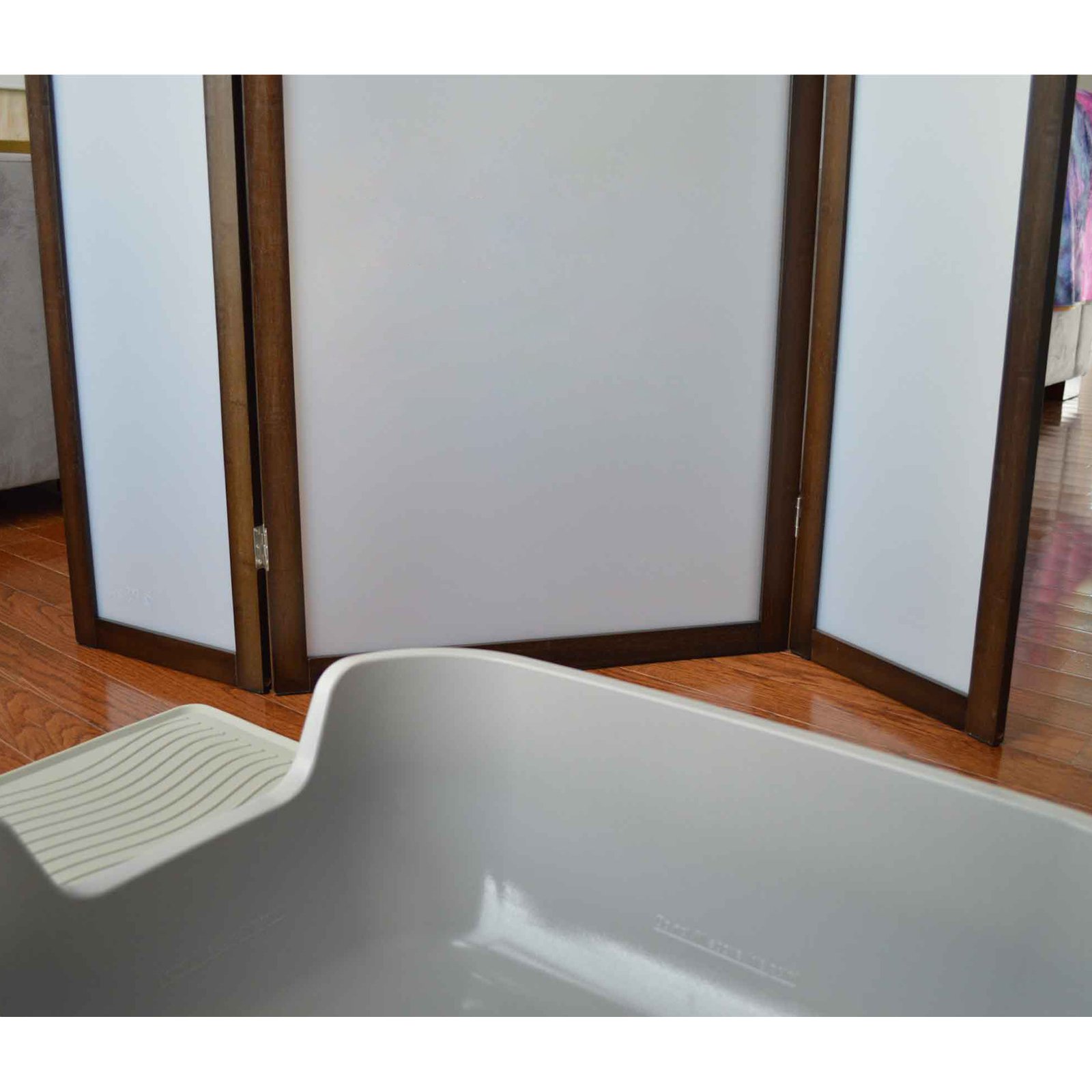 Modest Cat Litter Box Privacy Screen