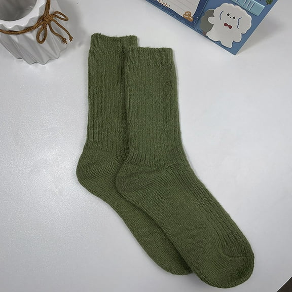 Gymayou Women Winter Socks Warm Thermal Thick Boot Socks Cozy Cabin Crew Comfy Socks for Ladies Dark Green One Size