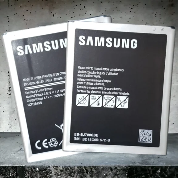 Genuine OEM Samsung SM-J700) Bulk Packagin 3000mAH Battery for Samsung Galaxy J7