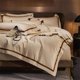 thumbnail image 1 of Juego de cama de algodón Golden Serenity, 1 of 9