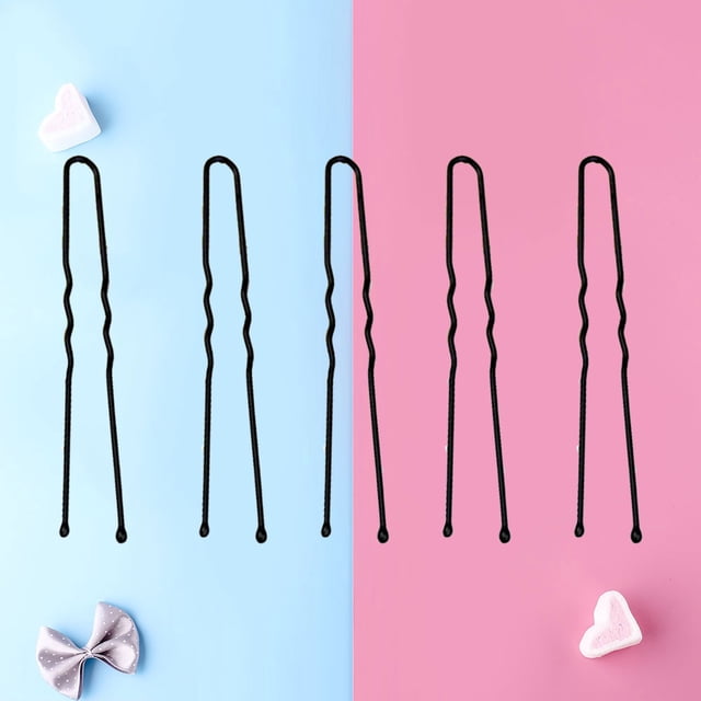 unbranded 100ud clips para el en de u negro con acabado metálico para fiestas y bodas Pack de 100 horquillas en U negras; vista frontal centrada de varios pasadores sobre fondo azul y rosa, metal con acabado negro, interior ondulado antideslizante, puntas redondeadas para evitar daño al cuero cabelludo, tamaño aproximado 6x1x0.2 cm, aptas para peinados recogidos y ocasiones como bodas y despedidas de soltera; también suelen usarse para sujetar accesorios de peinado al viajar.