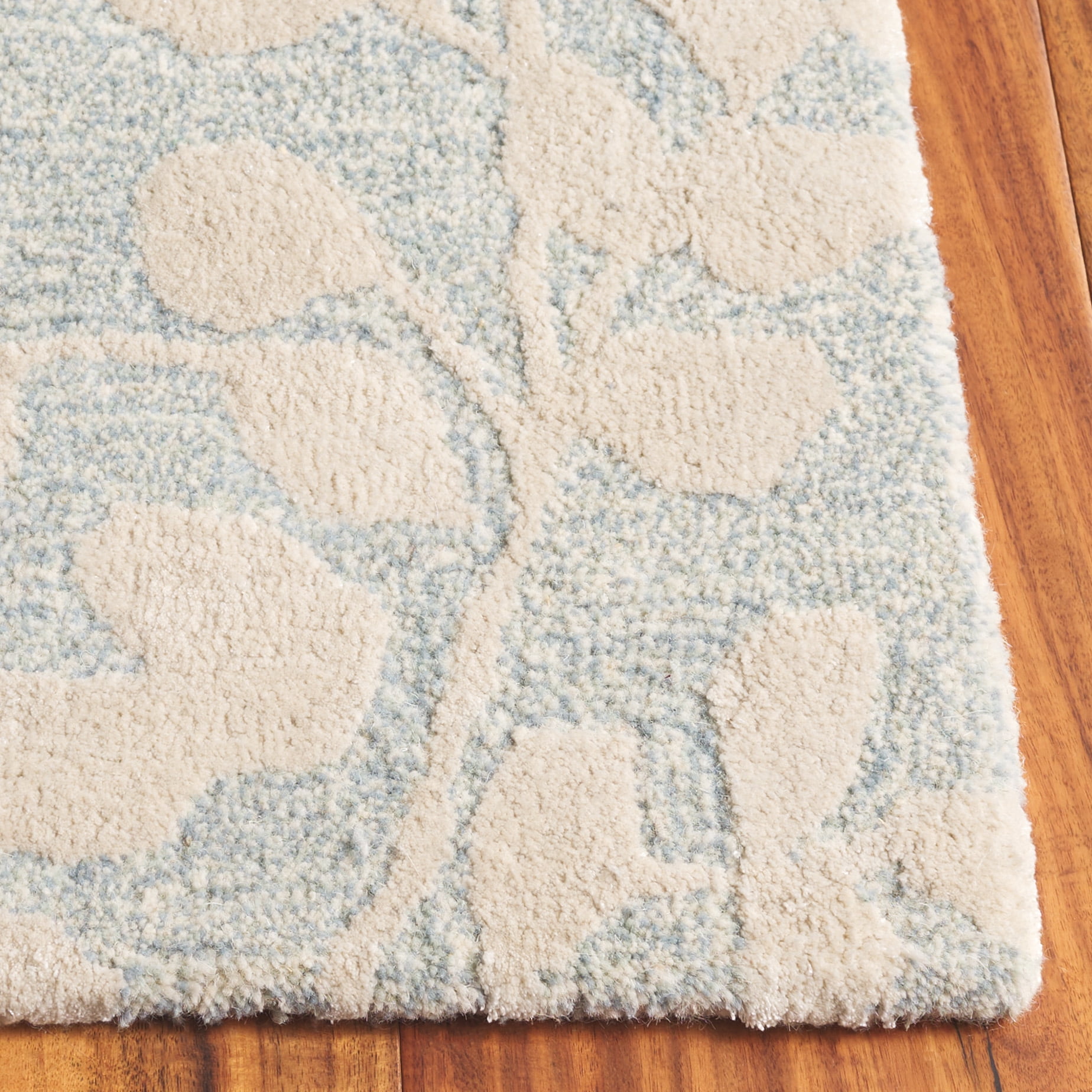SAFAVIEH Glamour Skyler Floral Area Rug, Blue/Beige, 6' x 6' Square