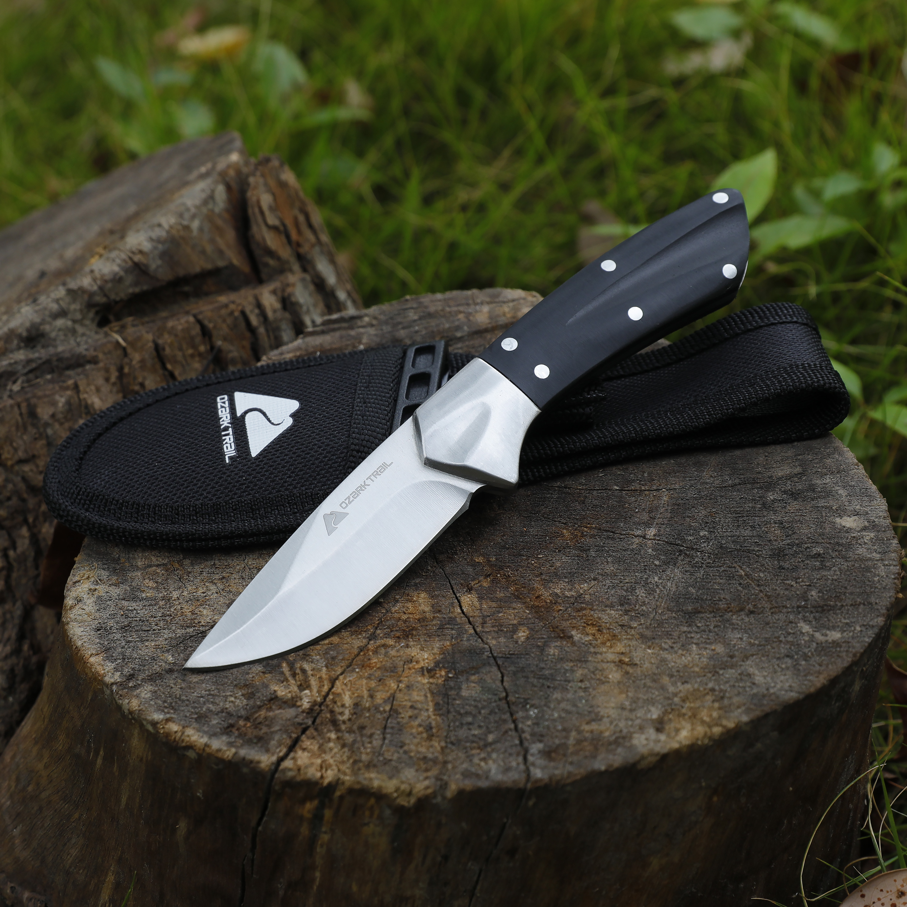 Cuchillo de hoja fija Ozark Trail Forge de 7 pulgadas con hoja de acero inoxidable y mango de polipropileno 7