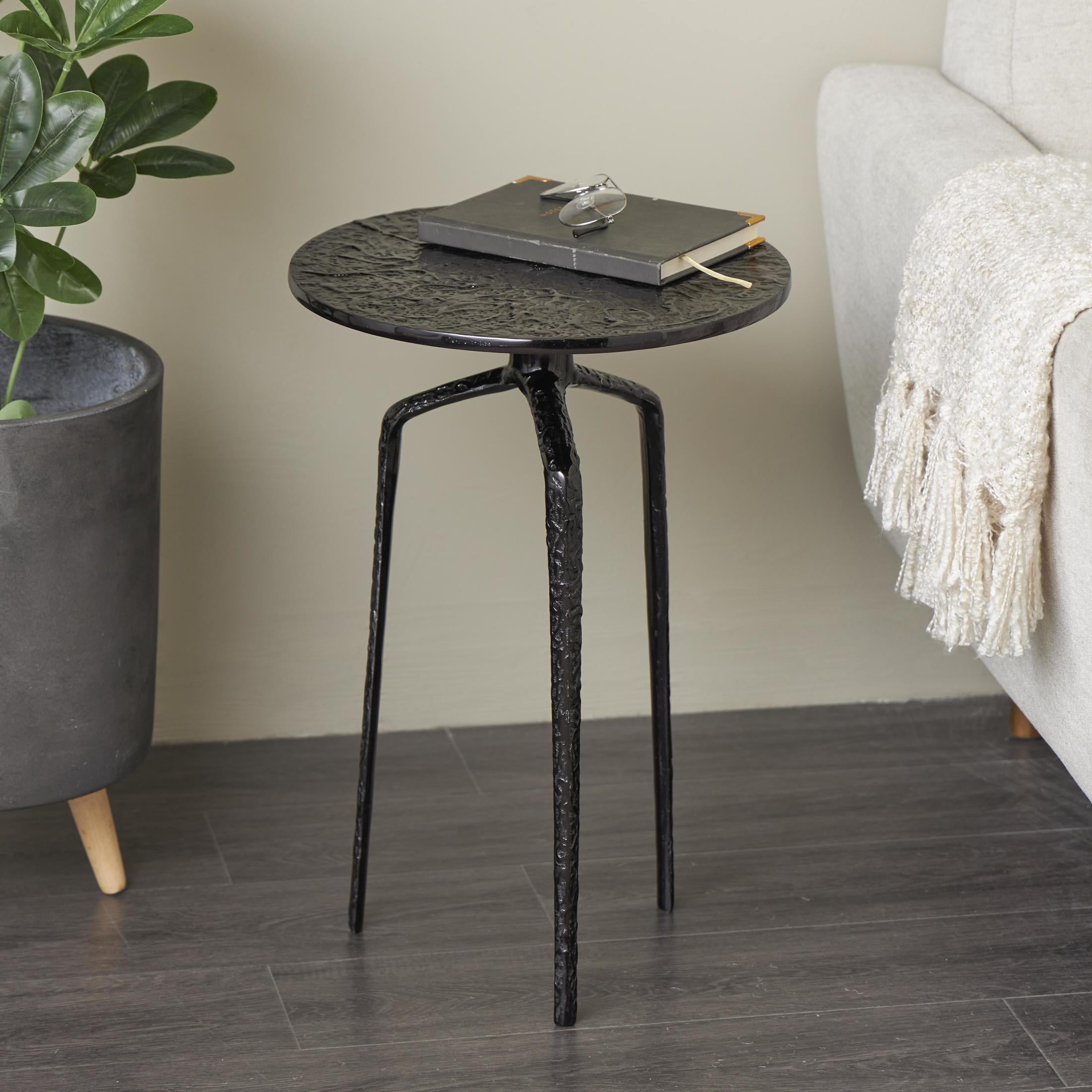 DecMode 15" x 22" Gray Aluminum Metal Slim Textured Geometric Accent Table, 1-Piece