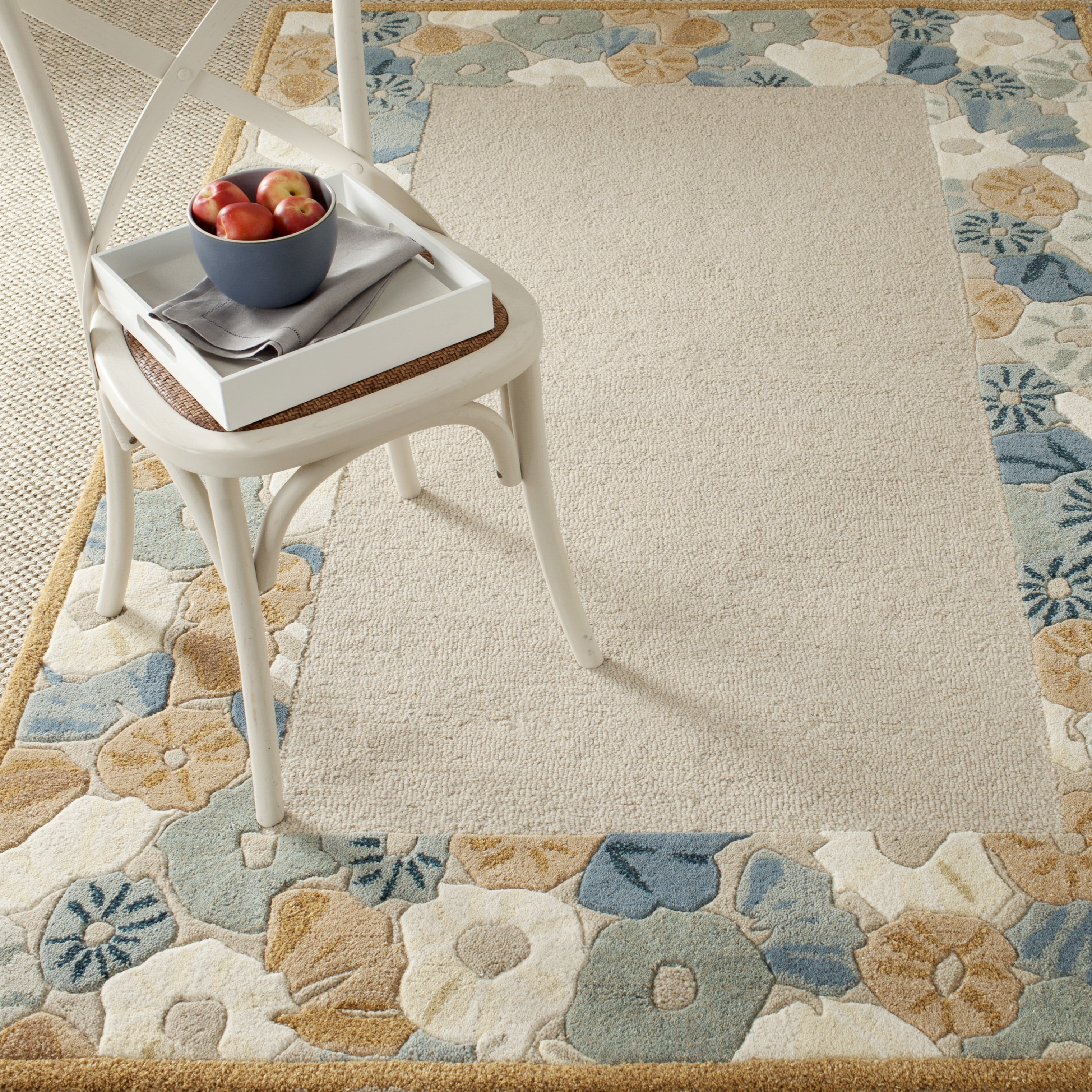 SAFAVIEH Martha Stewart Poppy Floral Border Area Rug, Cornucopia Beige, 2'6" x 4'3"