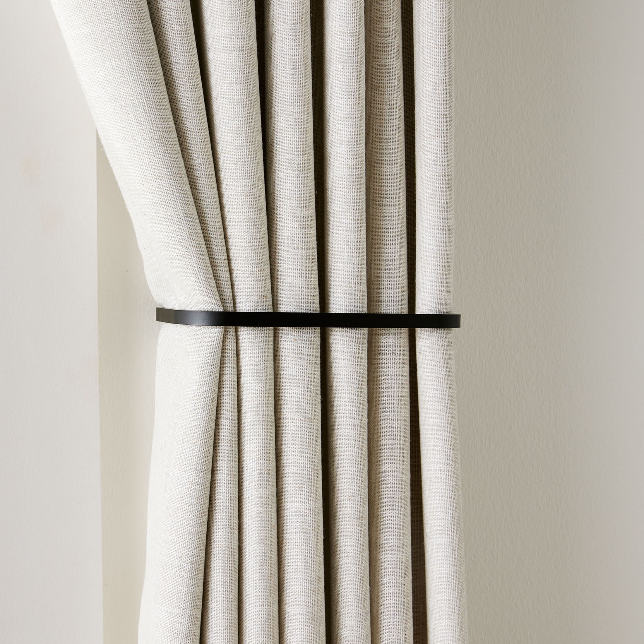 (2 pack) Better Homes & Gardens 2 Curtain Holdbacks, Black