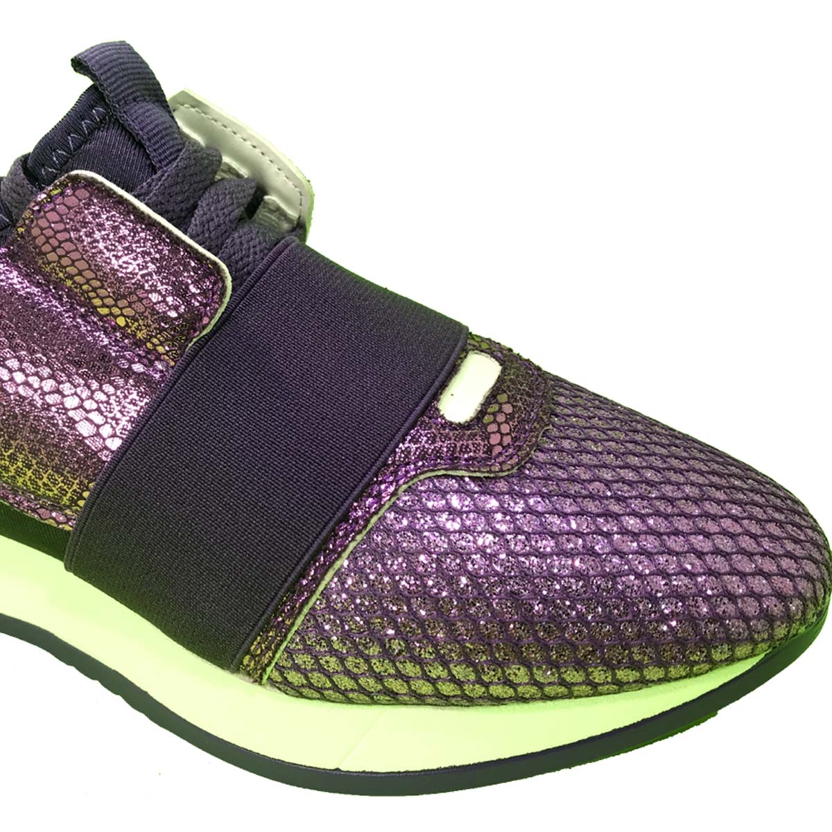 purple shiny shoes