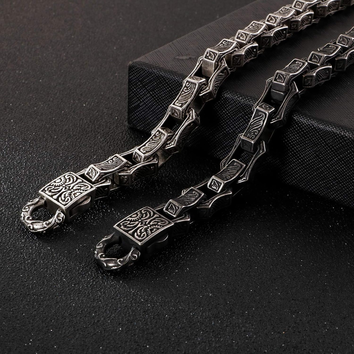 Cuban Link Bracelet for Men Stainless Steel Wave Engraved Chain Men's Bracelet Vintage Silver Bracelet for Men Unique Jewelry Gifts for Him