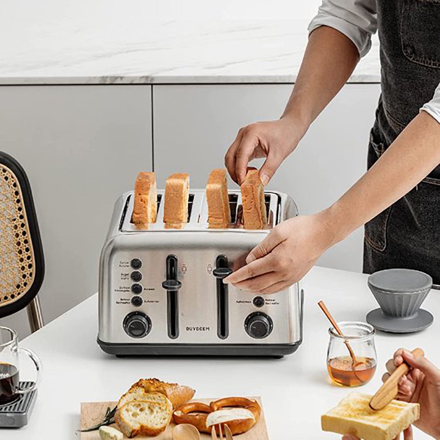 BUYDEEM DT640 4-Slice Toaster, Extra Wide Slots.7-Shade Settings (Stainless Steel)