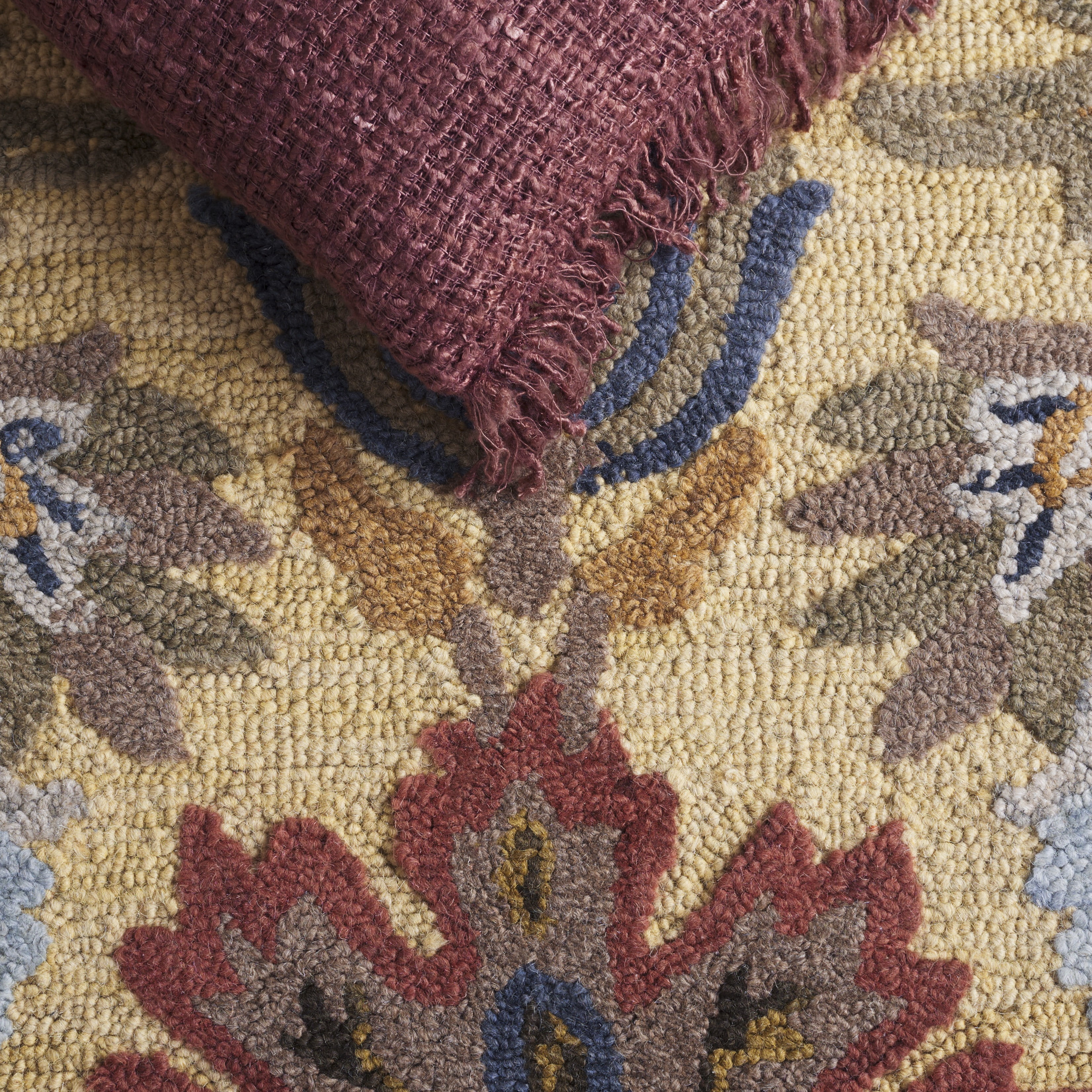 Safavieh Blossom Lennon Floral Wool Area Rug, Gold/Multi, 6' x 8' Oval