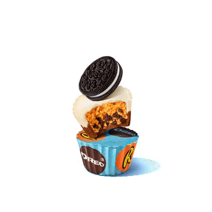 Reese's Oreo Miniatures Milk Chocolate & White Crème Peanut Butter Cups, Wrapped Bulk Candy (2 Pounds)