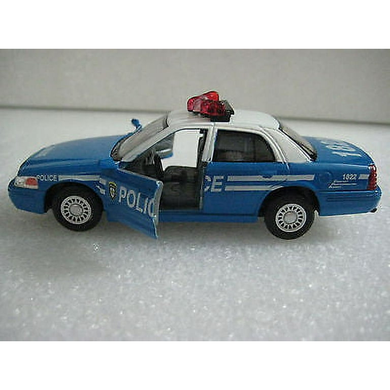 Features and Specifications of the Kinsmart Ford Crown Victoria Model