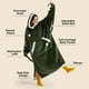 thumbnail image 2 of Manta portátil con capucha Bedsure Long Sherpa para mujeres y hombres, 2 of 5