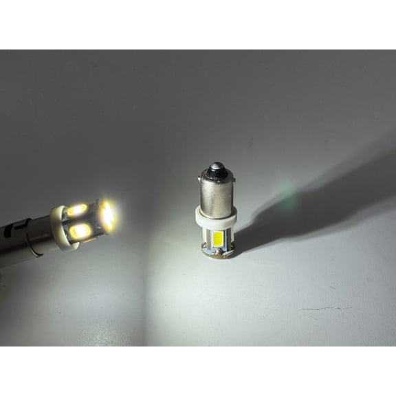 Rebaydo 2pcs BA9S LED Bulb 6 Volt AC or DC Single Contact Single Filament (Color:White 6000K;)