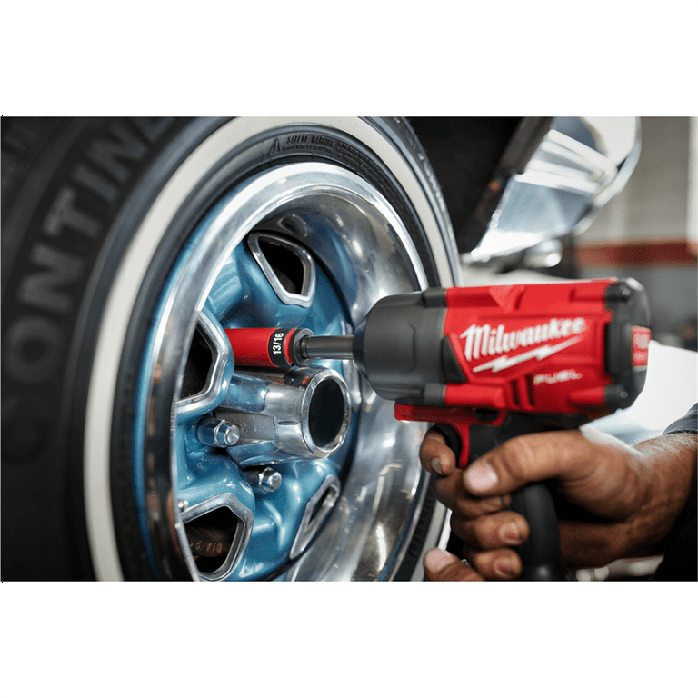Milwaukee Tool SHOCKWAVE Impact Duty 1 2 Drive SAE Metric 11PC Lug Nut Wheel Socket Set