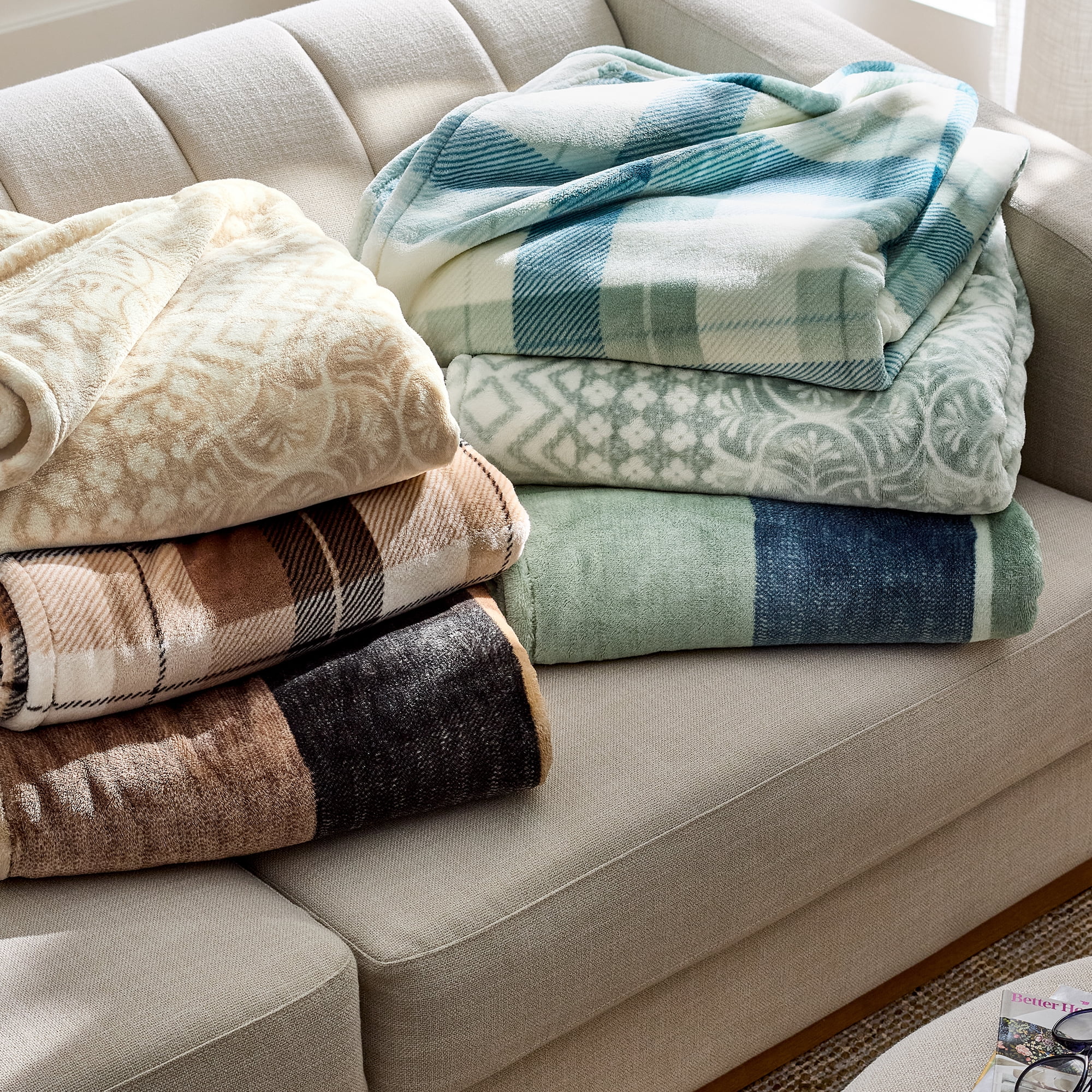 Better Homes & Gardens Printed Velvet Plush Super Soft Throw Blanket, Oversized, Patchwork Geo Green