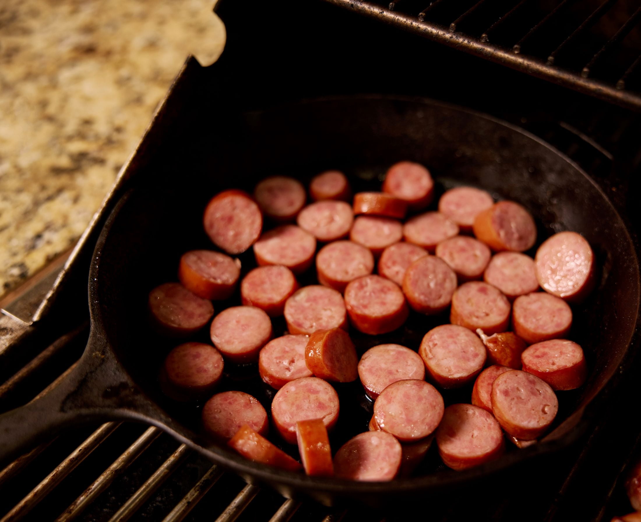 Magnolia Hickory Smoked Sausage, Keep Refrigerated, 32 oz