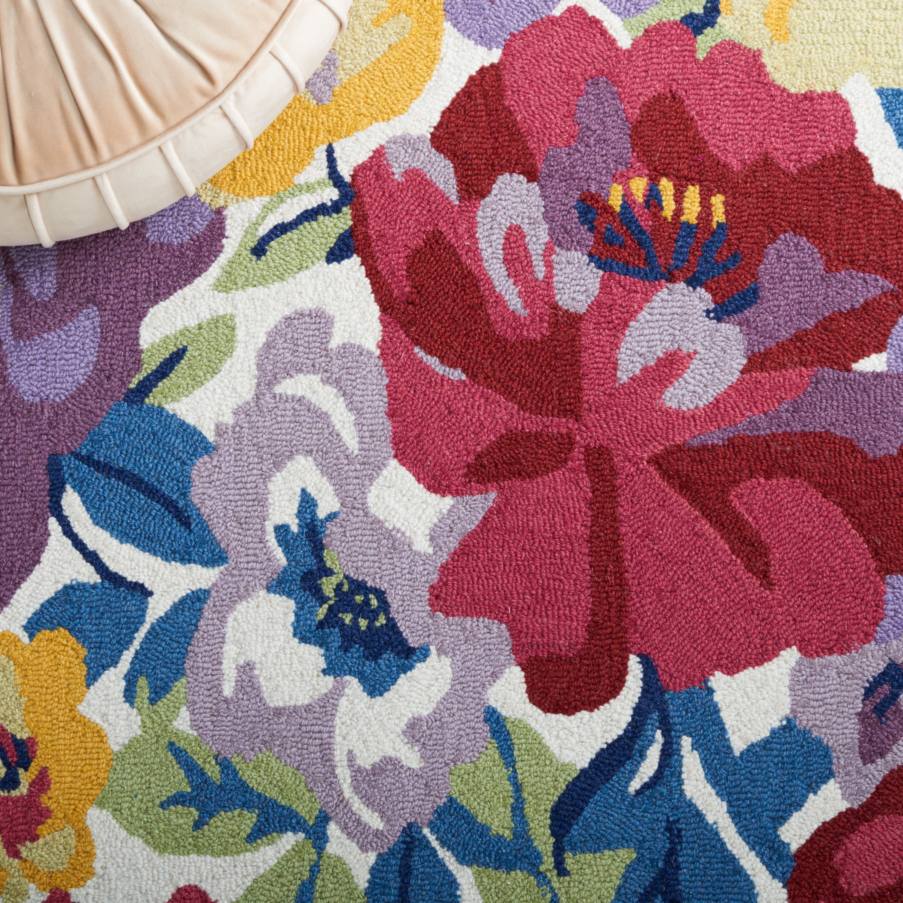 Safavieh Chelsea Ainsley Floral Area Rug, Ivory/Rose, 4' x 6' Oval