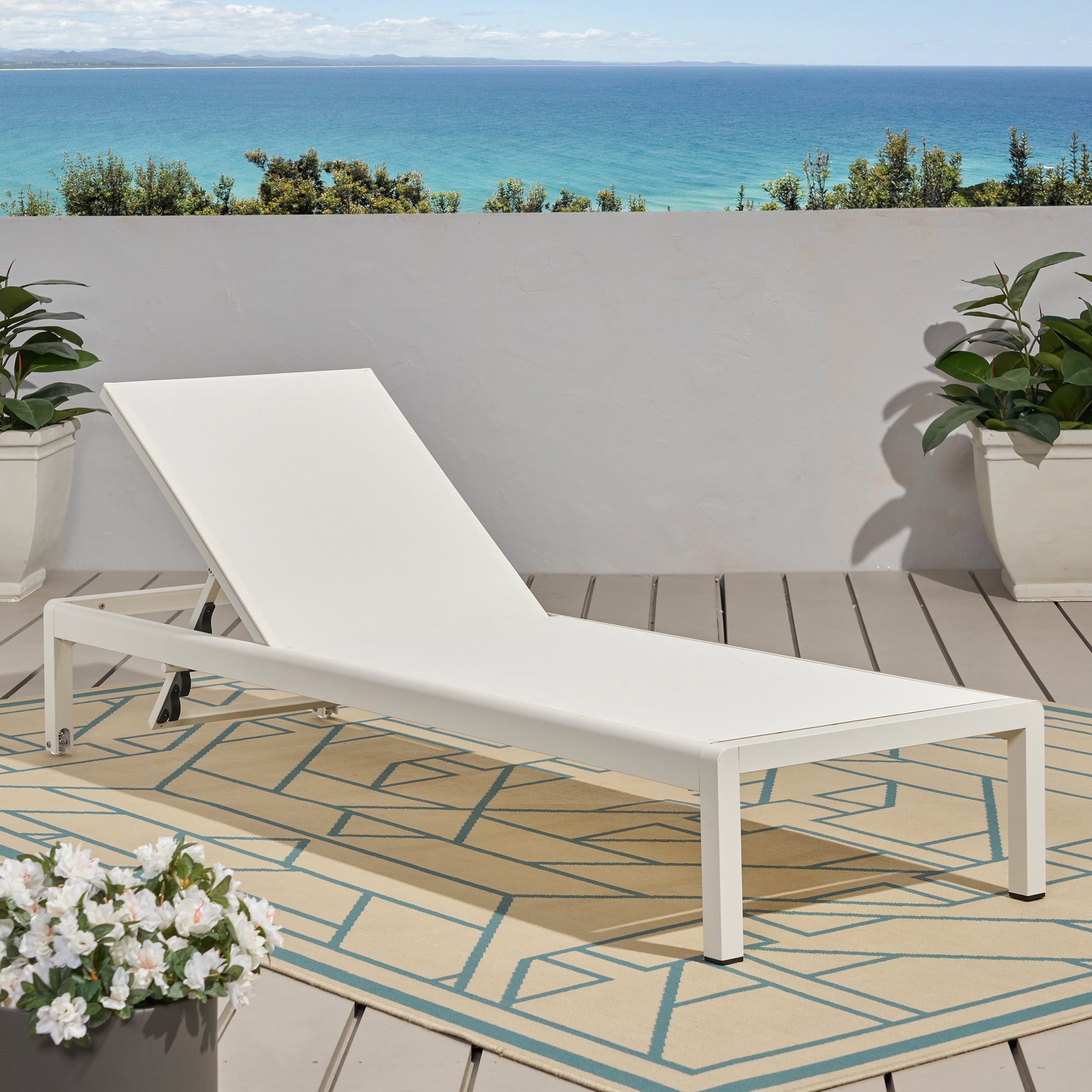 Outdoor Aluminum Mesh Single Chaise Lounge, Lightweight Poolside Rest Seat for Patio Garden, White