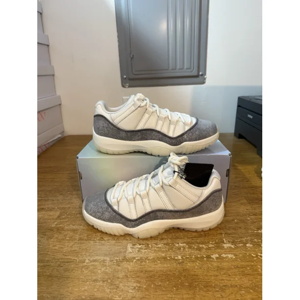 Mens Size 7.5-10.5 N I-K-E A i r-Jor-dan 11 Retro Low Year Of The Snake HQ7000-001