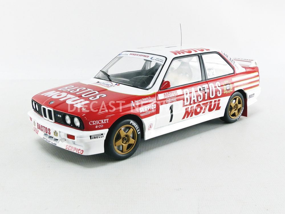 18RMC040A White//Red Ixo Voiture Miniature de Collection