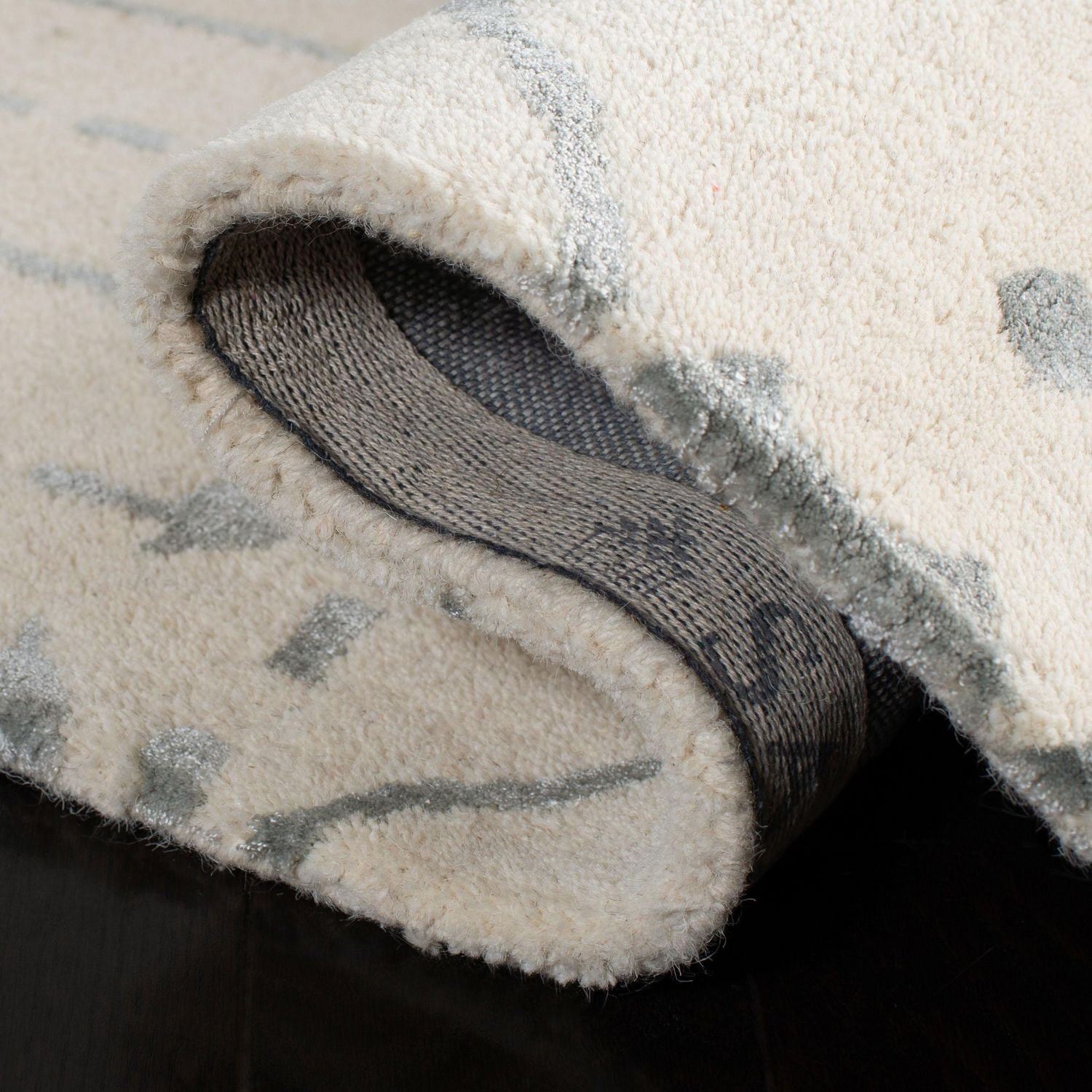 Safavieh Himalaya Darin Geometric Area Rug