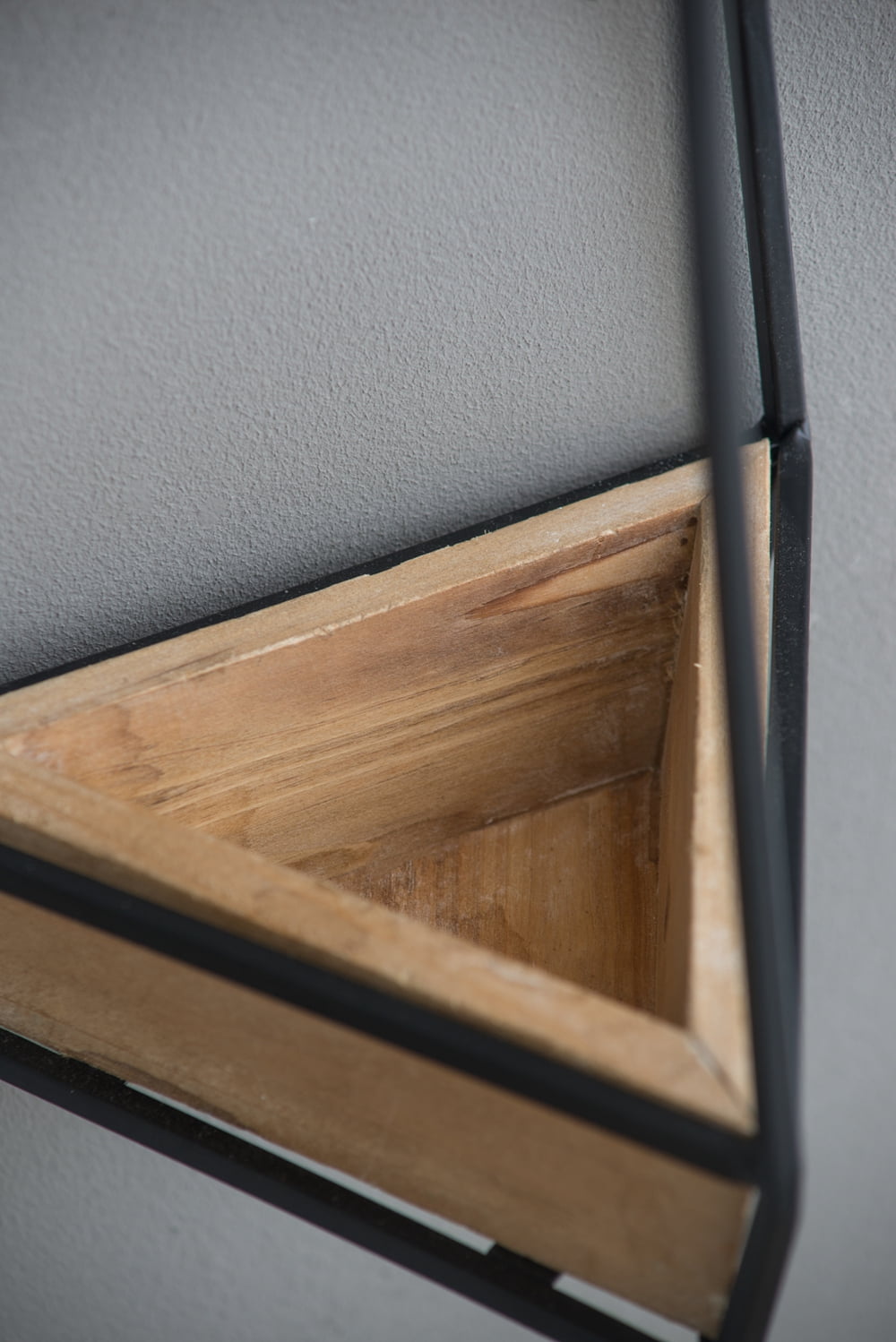 Set of 3 Felix Wall Planter, L:10x10x16.5" M:8.5x8.5x15.5" S:7x7x13.5"