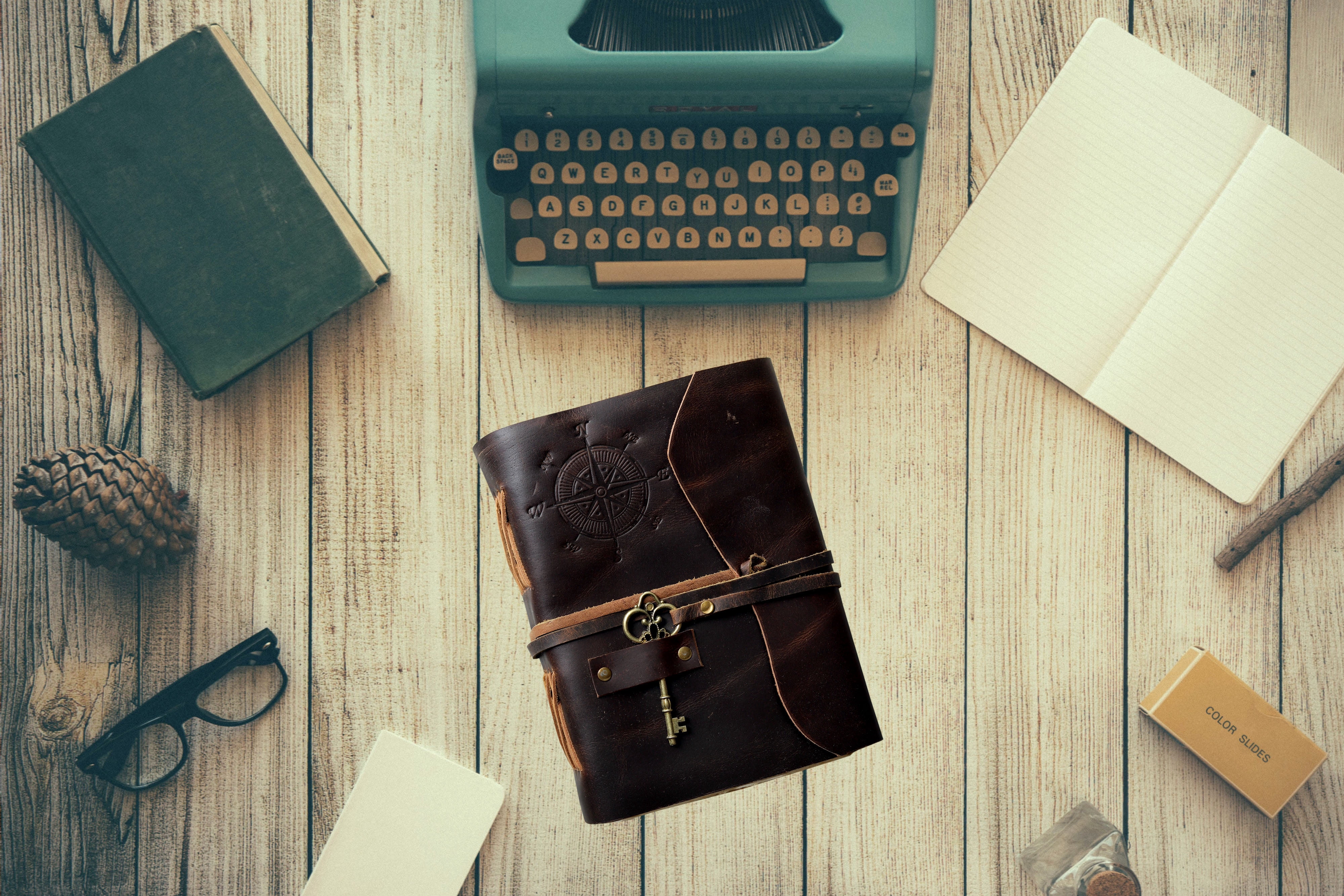 RUZIOON Antique Handmade Leather Bound journal with deckle edge paper Diary - Leather Sketchbook - Drawing Journal Notebook - Great Gift Men And Women (5X7 Inch)