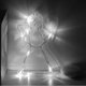 thumbnail image 4 of Lámpara colgante de decoración de luz colgante de cadena de ventana interior alimentada por batería de 8 LED (blanco puro), 4 of 8