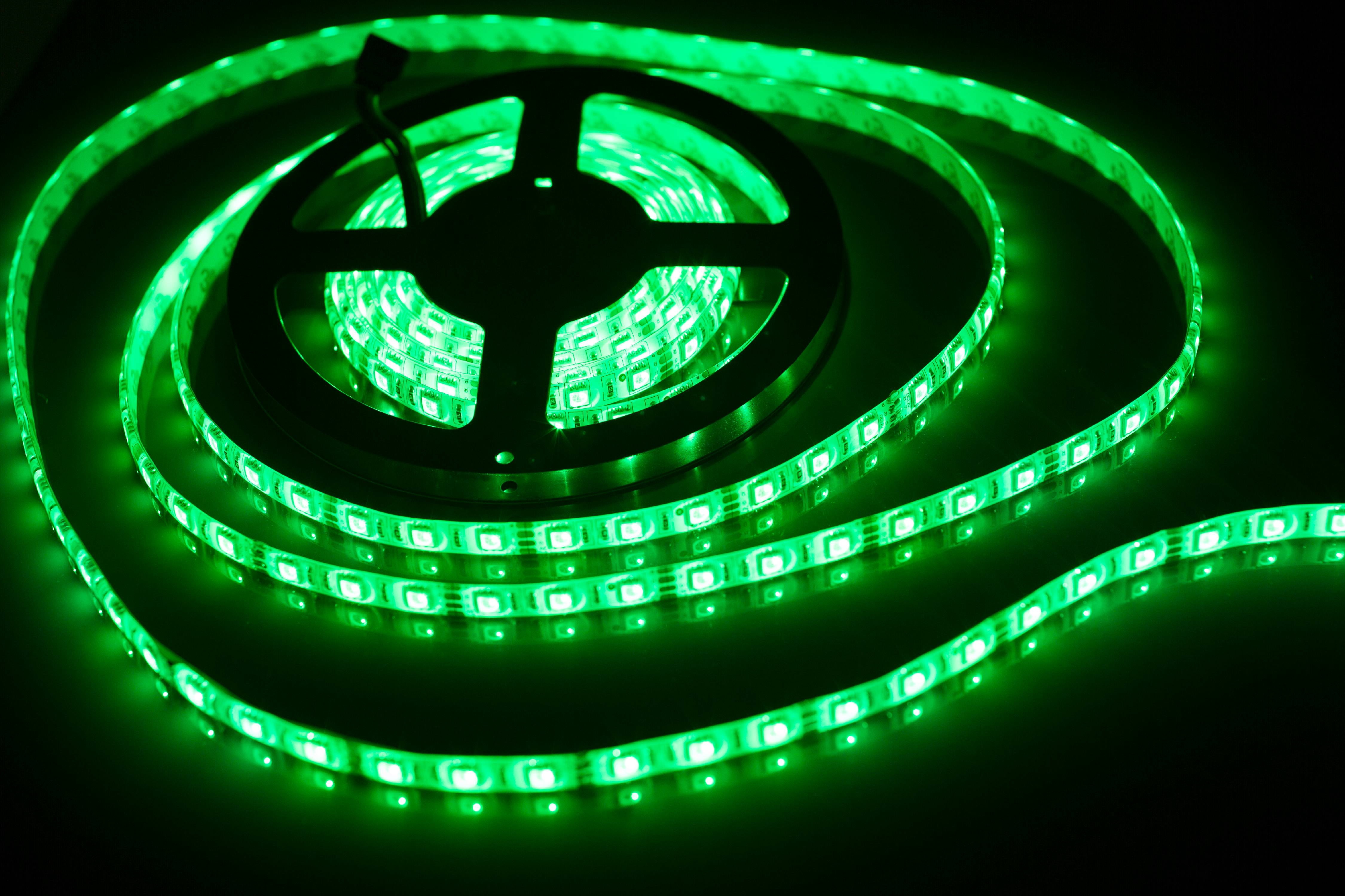 LEDupdates 32ft RGB LED strip tape light Color change with Wireless remote and UL power