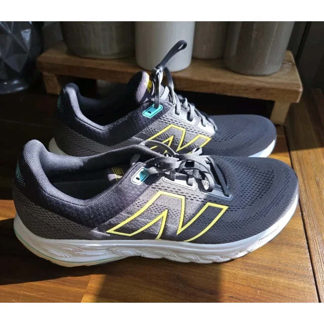 New Balance FF X 860 V14 Men’s SZ 14 magnet Running Shoes Great Condition