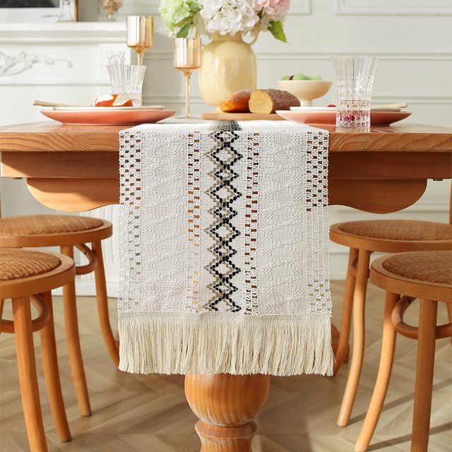 Chemin de Table en Coton et Lin Simple et Simple avec Pompons Assortis pour Décoration de Table à Thé de Vacances