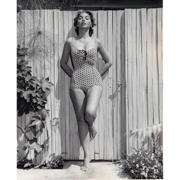 Beverly Garland - Gate Photo Print (8 x 10)