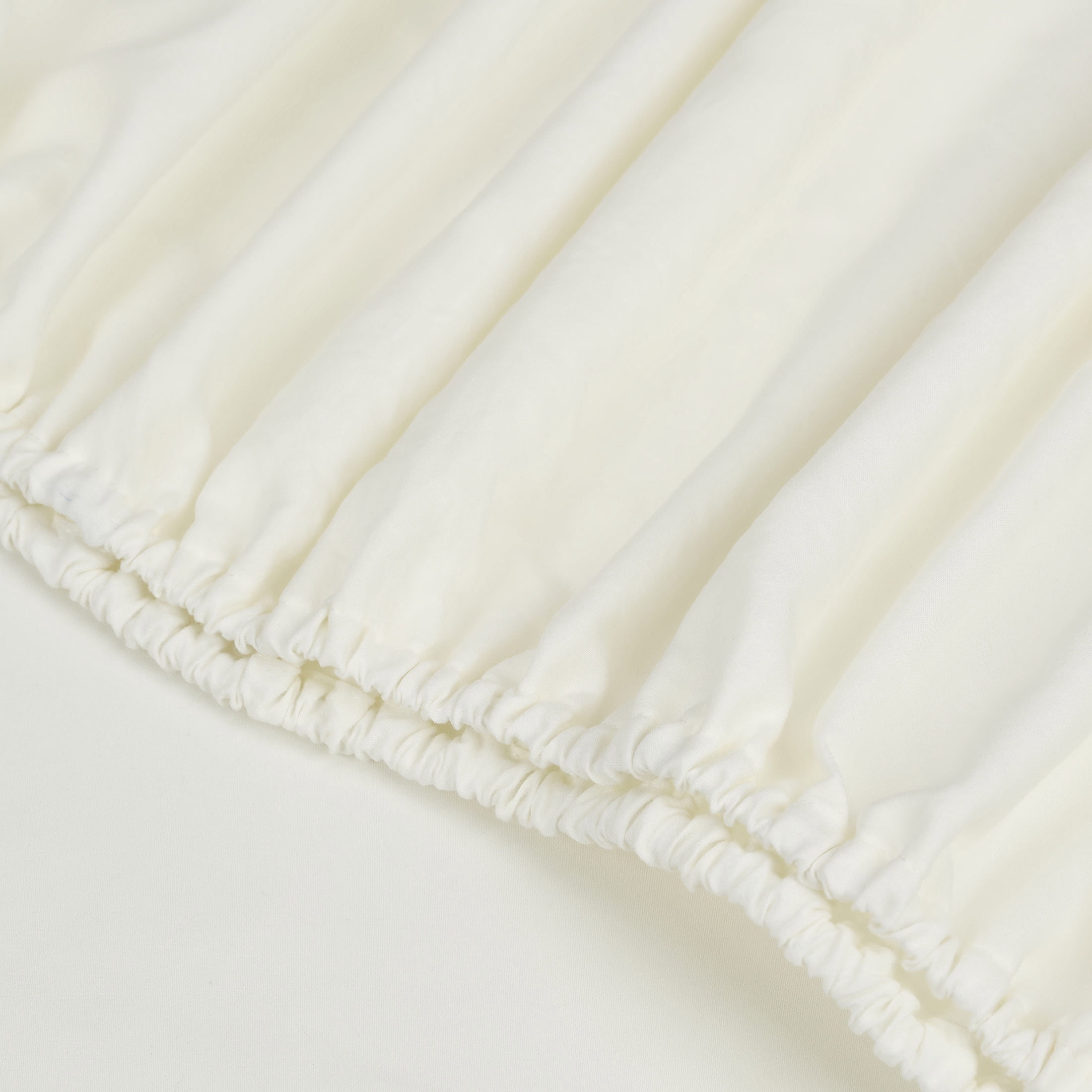 Casual Living Enzyme Comfort Washed 4-Piece White Sheet Set, Brushed for softness, Easy Care, Queen - Deep Pocket