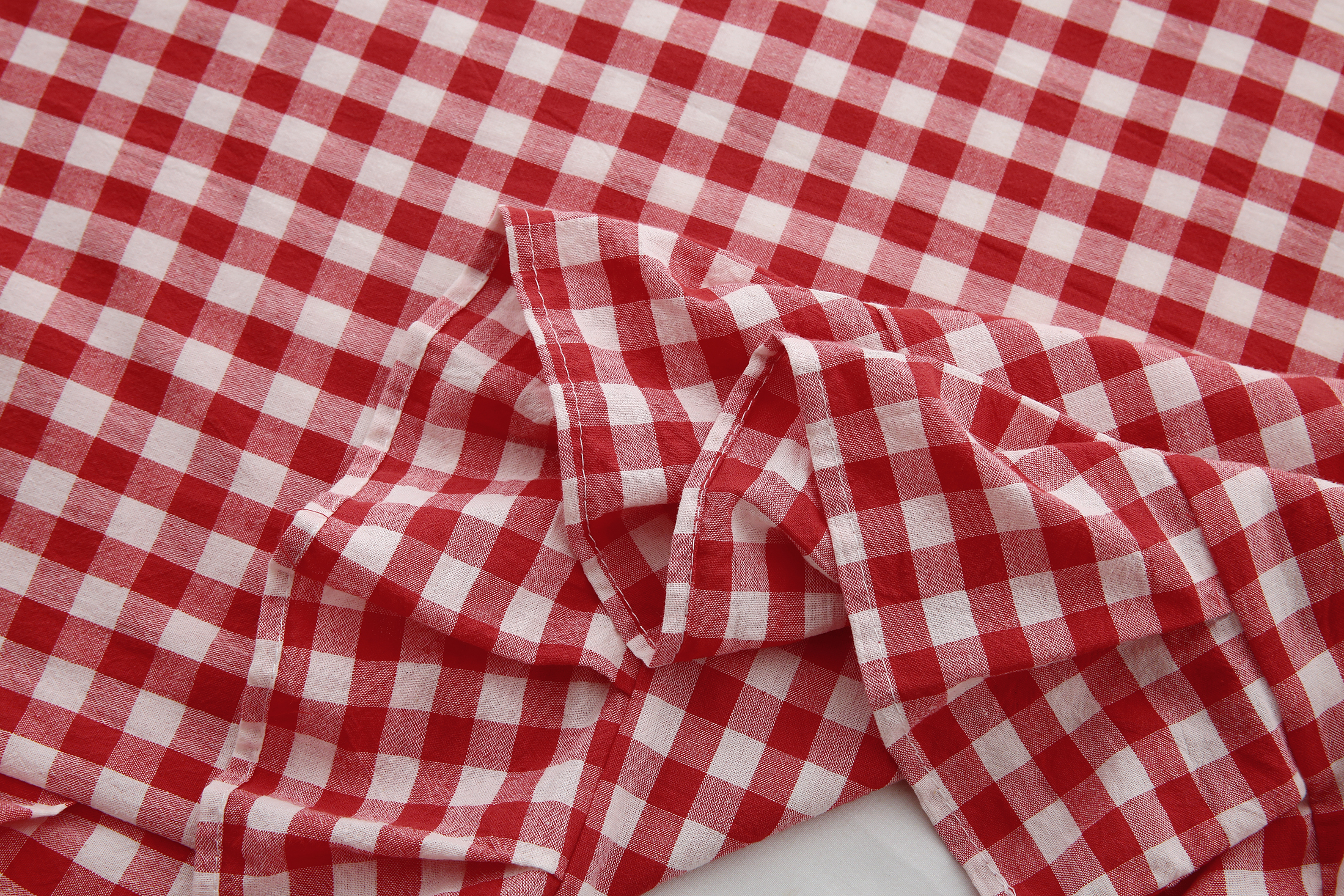 Red White Plaid Euro Pillow Shams with Ruffles Checkered Pillowcases Gingham Pillow Cases Washed Cotton Farmhouse Cottage Pillow Covers for Bed/Sofa(26X26inches,Red/White Plaid) 2 Pack