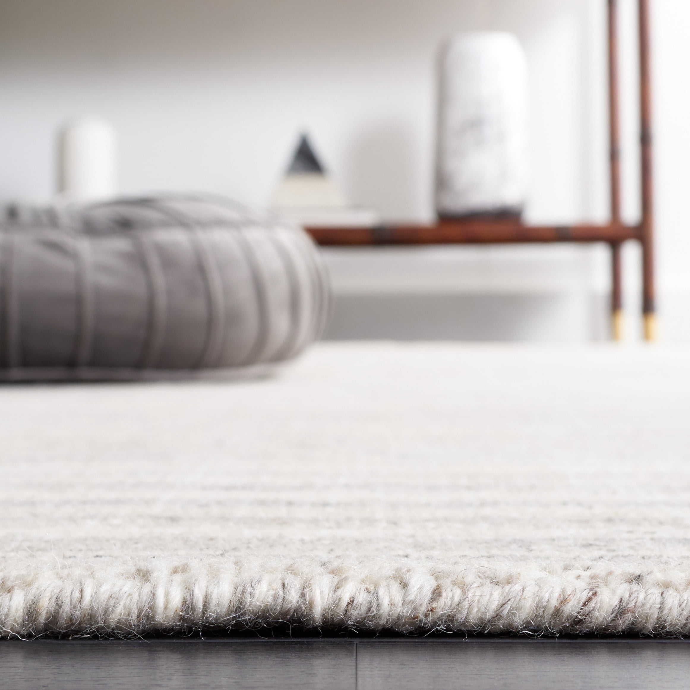 SAFAVIEH Mirage Toby Solid Area Rug, Ivory/Gray, 5' x 8'