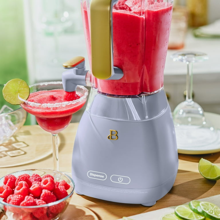 frozen-drink-blender-brings-the-smoothie-or-beach-bar-home