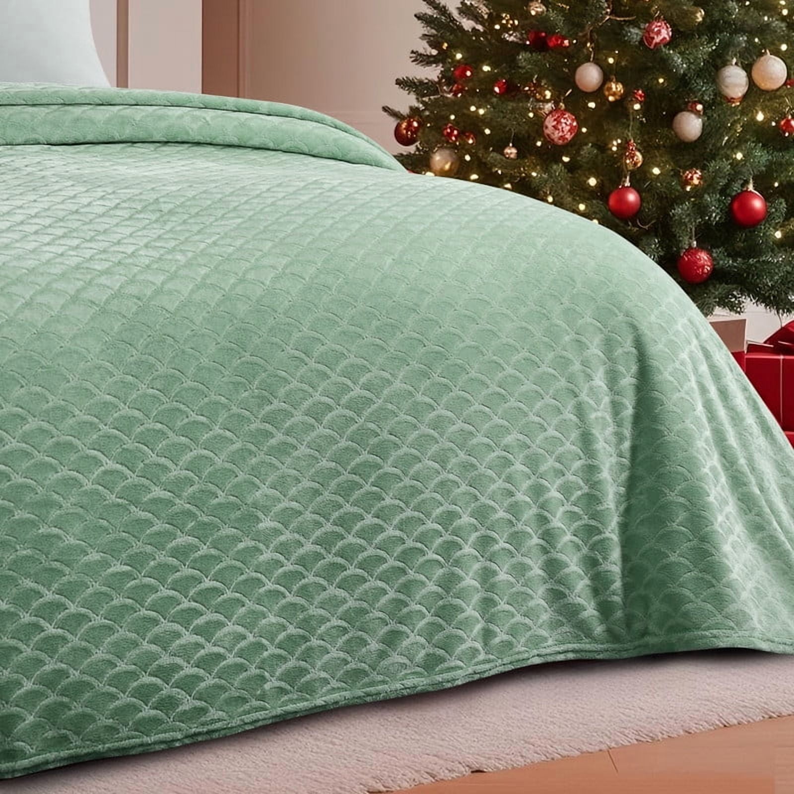Aisbo Brushed Flannel Blanket Winter Green Queen, Super Soft and Cozy Blankets All Season Use