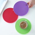 thumbnail image 1 of Silicone Honeycomb Insulation Pad Round Anti-Scalding Mat For Dining Table Kitchen Coffee Coaster Bowl Placemat Solid Color, 1 of 3