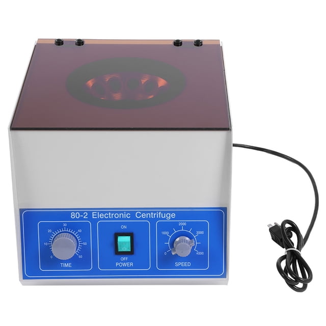 centrífuga médica, centrífuga eléctrica de escritorio para laboratorio, centrífuga eléctrica, centrífuga impulsada por el rendimiento unidad de mesa; vista frontal centrada con carcasa metálica cuadrada y cubierta superior de vidrio ahumado que muestra el cabezal centrífugo redondo de 12 orificios; panel frontal azul con perilla de tiempo (0-60 min), interruptor de encendido y perilla de velocidad (0-4000 rpm); cable tipo estadounidense visible, 110 V, capacidad 20 ml x12, tamaño 31x28x26 cm. Suele emplearse en laboratorios, tratamiento de agua e industria farmacéutica.