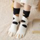 thumbnail image 5 of Minnieouse Calcetines de animales, calcetería de lana de Coral, tubo medio, colorido estilo japonés, ropa de mujer gruesa, ropa de casa de moda Medias Punto blanco + negro Minnieouse AP009904-05, 5 of 6