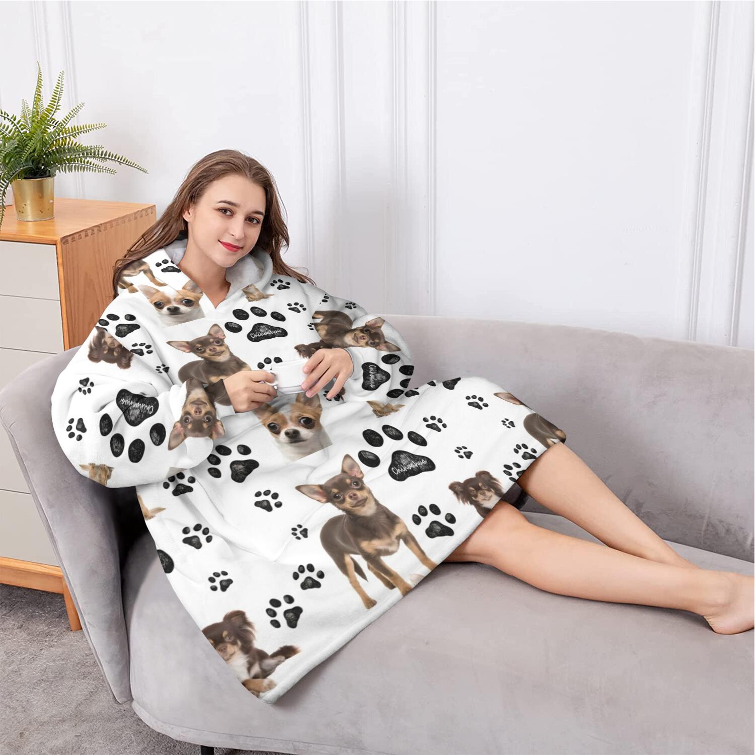 Oversized Wearable Blanket Hoodie,Chihuahua and Footprints Sherpa Blanket Hoodie with Super Pockets,Super Warm Fuzzy Pullover for Women & Men
