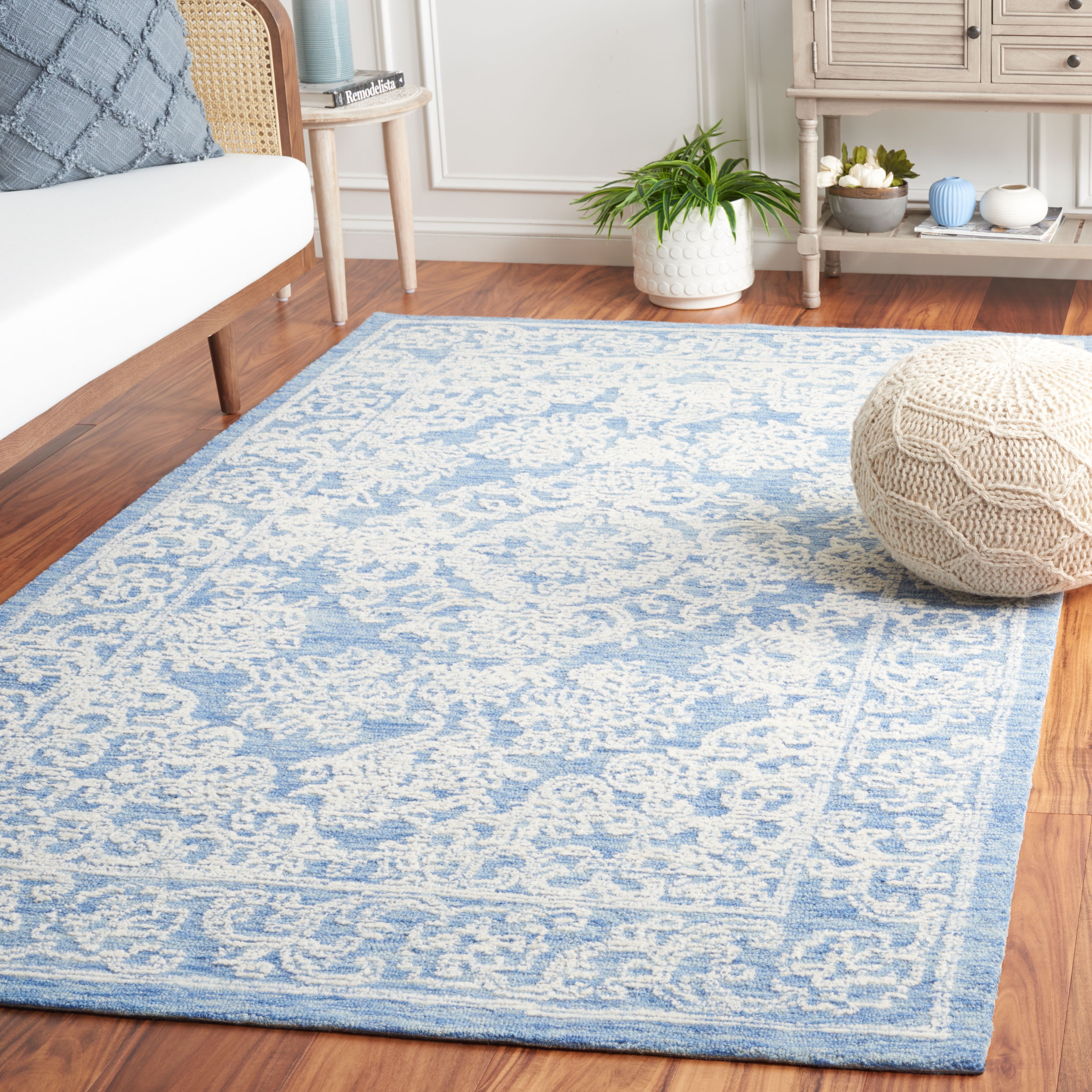 SAFAVIEH Ebony Ailbhe Traditional Area Rug, Ivory/Blue, 3' x 5'